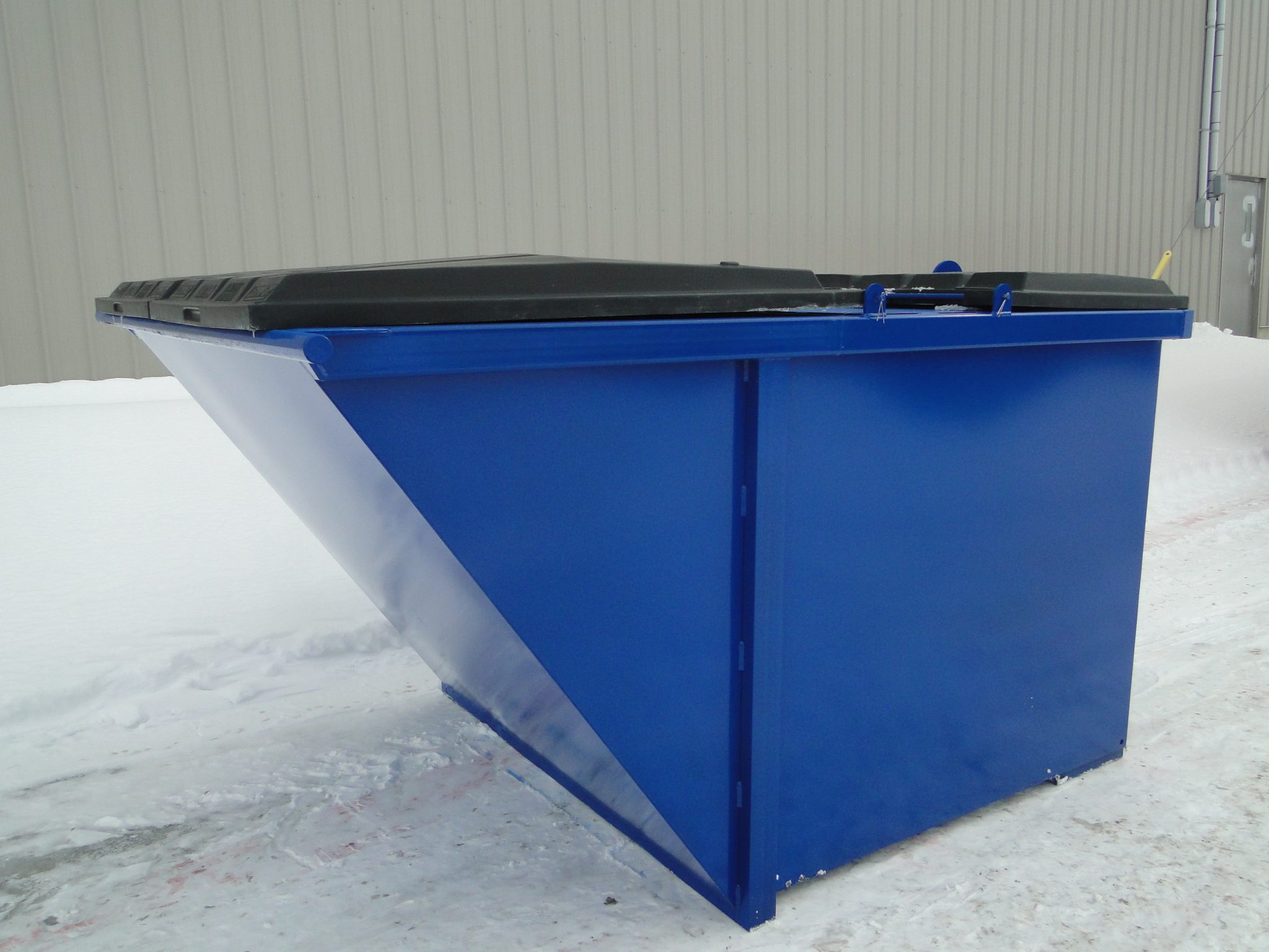 conteneur-d-chet-recyclage-4-verges-arri-re-neuf-laflamme